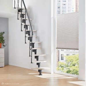 Treppen Intercon Raumspartreppe Alpha: 11 weiße Buchenstufen, Lava-Anthrazit Mittelholm. Moderne Innentreppe.