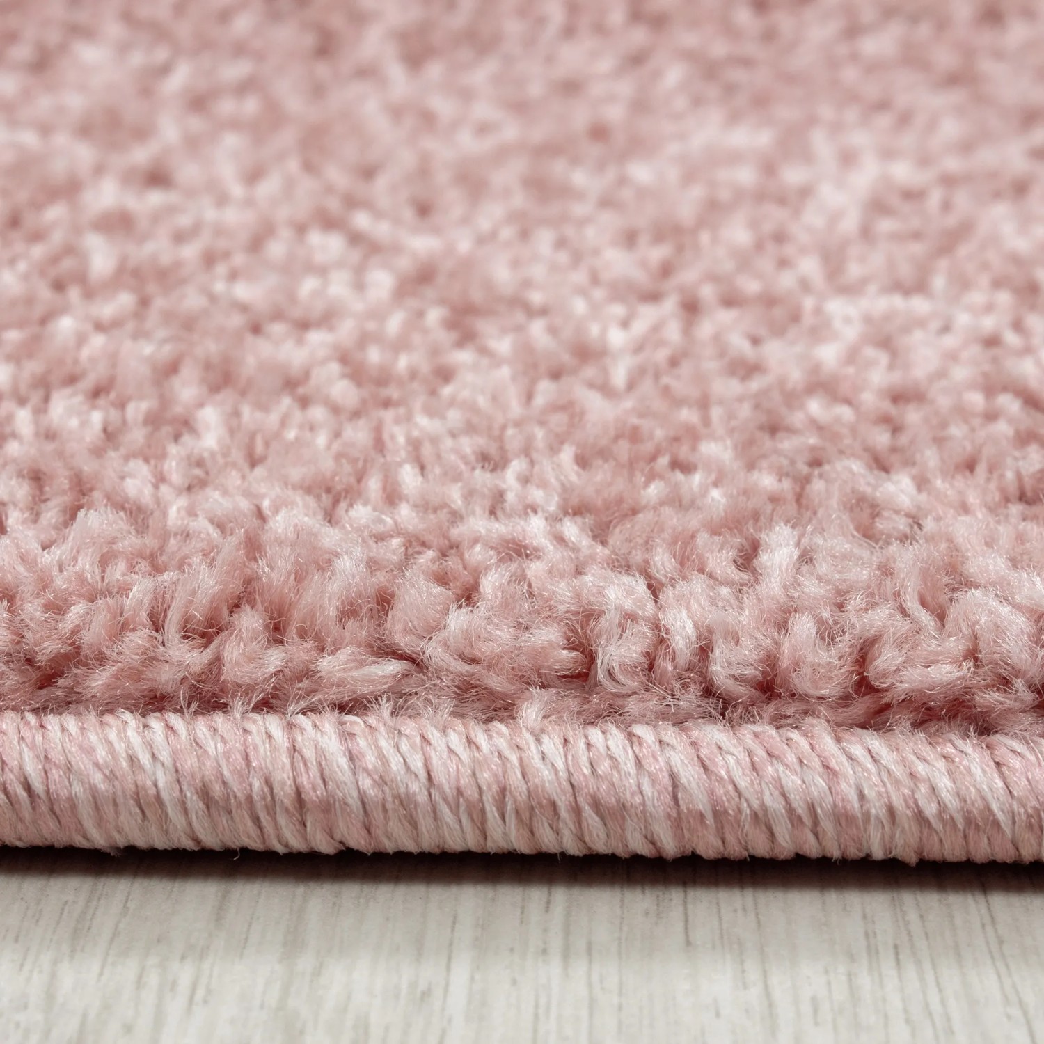 Detailansicht: Ayyildiz Kurzflorteppich Ata 7000 in Rosa, Teppichboden nah.