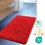 Rote Karat Badematte Maris 50x80 cm mit Blattstruktur, Badvorleger für Badezimmer.