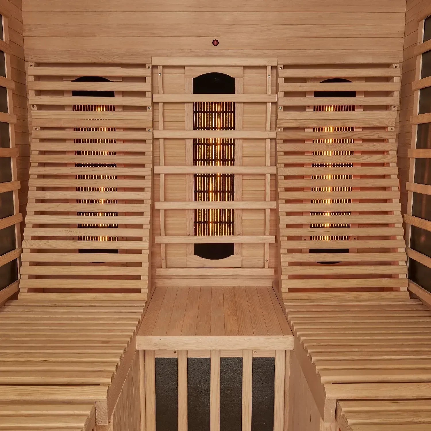 Innenansicht Artsauna Infrarotkabine Helsinki 150 mit Vollspektrumstrahlern.
