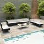 Schwarzes 10-tlg. vidaXL Garten-Lounge-Set aus Rattan mit cremeweißen Auflagen am Pool.