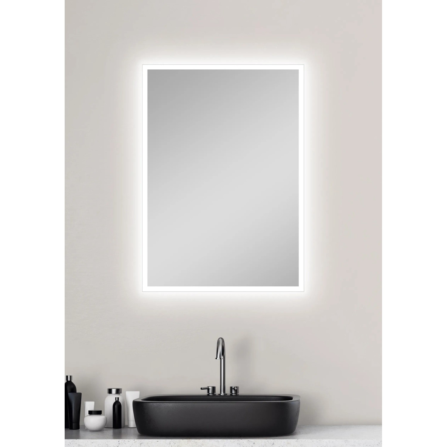 DSK LED-Lichtspiegel Silver Mare, 50x70 cm, mit umlaufender Beleuchtung und silbernem Rahmen.