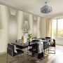 Erismann Fototapete Orion Weiß im Esszimmer mit modernem 3D-Design und Metallic-Akzenten.