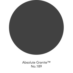 Farbfeld der matten Wandfarbe ELLE DECORATION Absolute Granite No. 189.