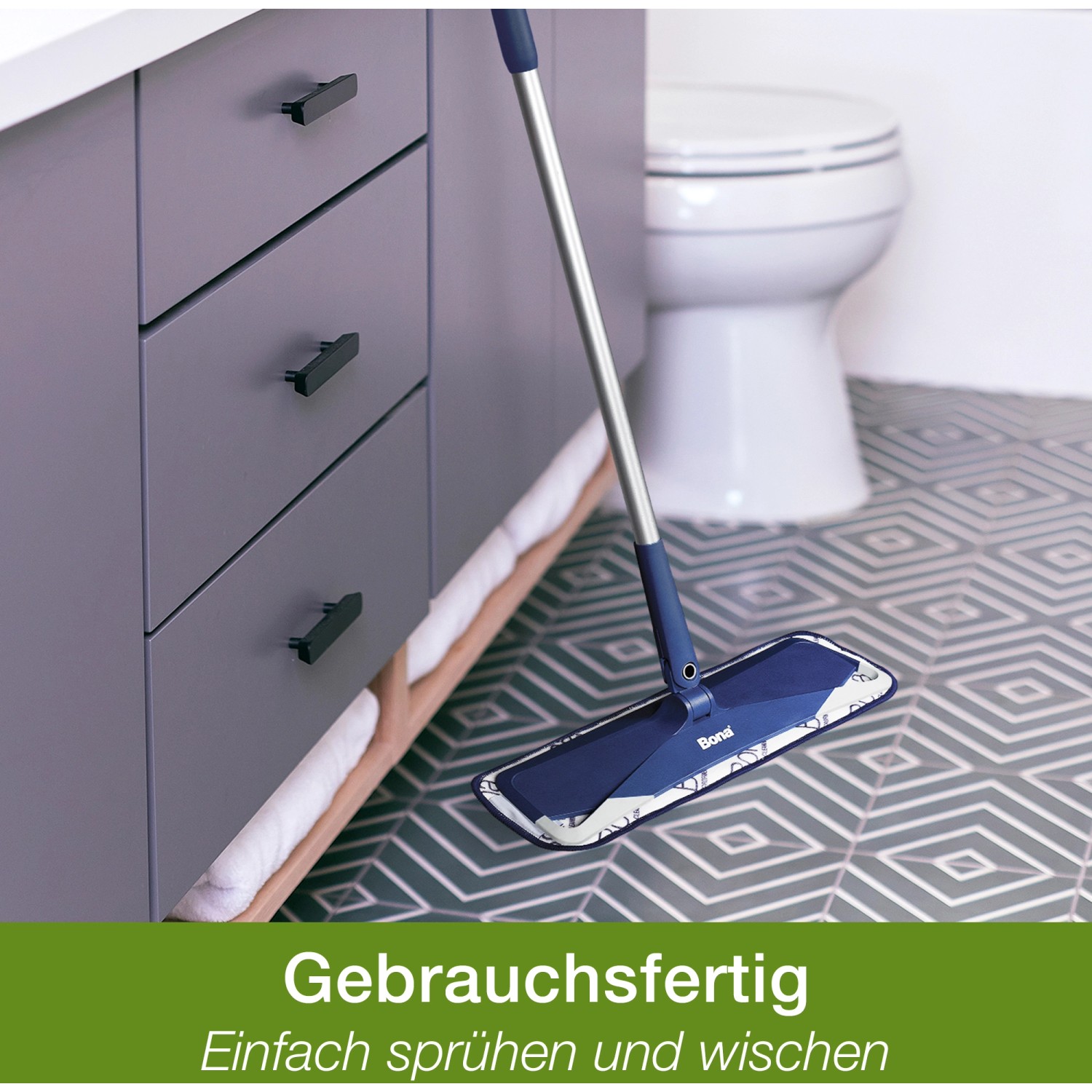 Bona Reiniger mit Wischmopp für Stein-, Fliesen- und Laminatböden im Bad.