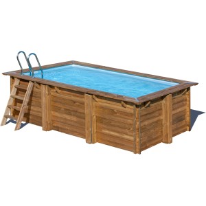 Rechteckiger Gre Echtholzpool Marbella mit Leiter, braunem Holz und blauem Wasser.