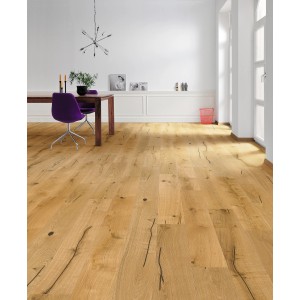 Verlegtes Living by HARO Parkett Eiche Rustic, Landhausdiele mit Naturöl-Oberfläche im Wohnraum.