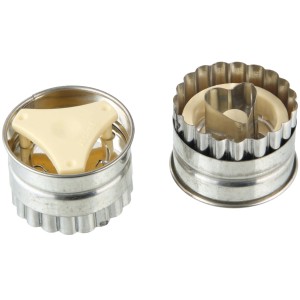 Zenker Ausstechförmchen Linzer Inox Creme, 4-teilig, mit Herz-, Stern- und Blumenmotiven.