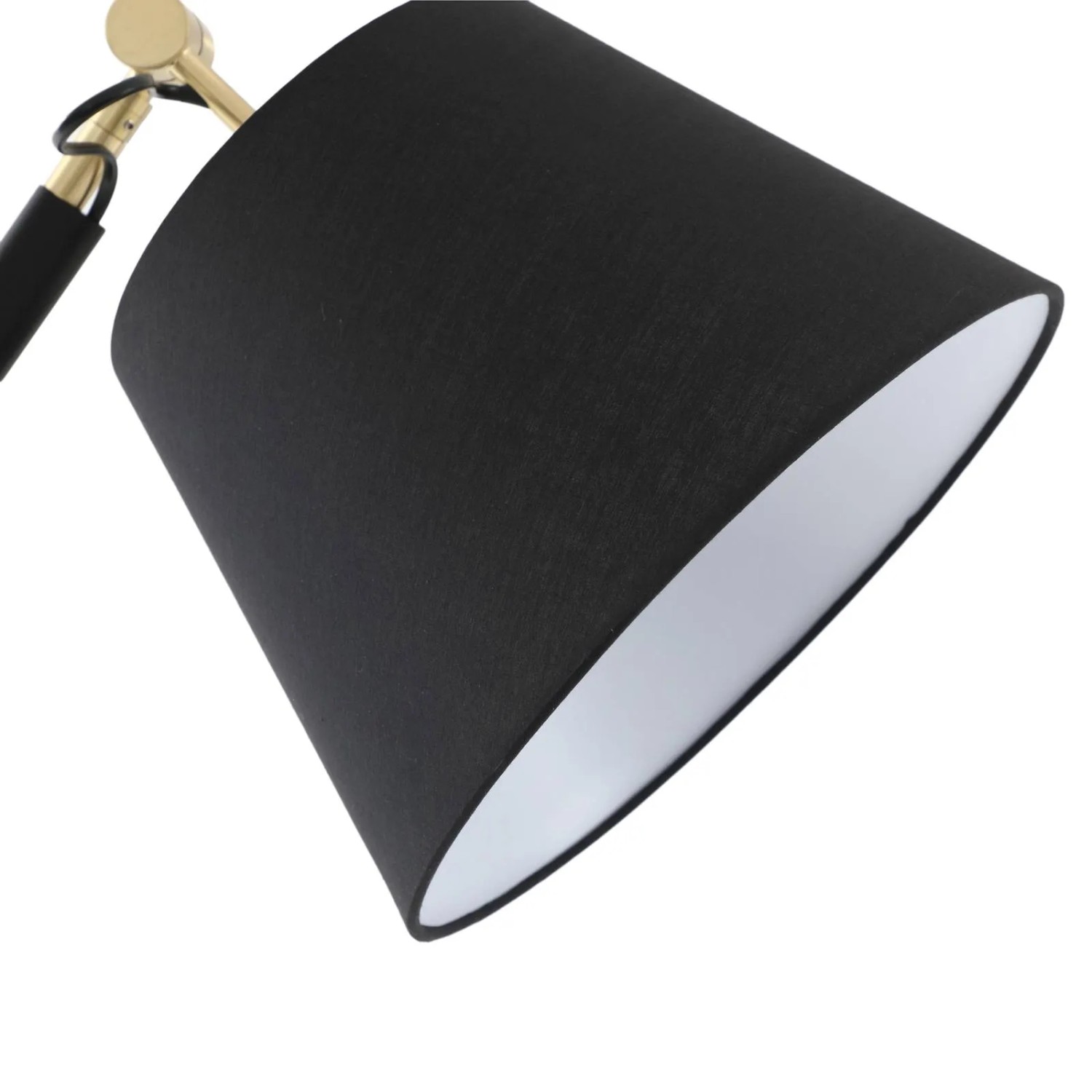 Detailaufnahme: Schwarze Lucande Stehlampe Marvaine mit Textilschirm und goldenen Akzenten.