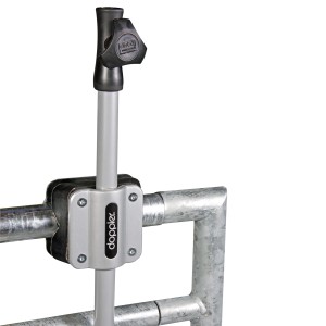 Doppler Balkonklammer Vario XL Silber zur Schirmbefestigung am Geländer.