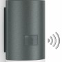 Steinel LED-Außenwandleuchte L 910 S in Anthrazit mit Bewegungsmelder.