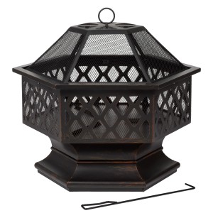 Schwarze Tepro Feuerstelle Farview in Hexagon-Form mit Funkenschutz und Deckel.