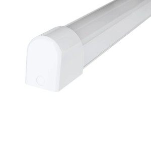 Weiße Eglo LED Unterbauleuchte Expert Mattanza, 120 cm, für Küchen und Arbeitsbereiche.