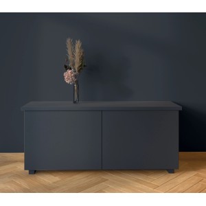 CREATE! by OBI Lieblingsfarben Wandfarbe Erik Indigoblau, matte, aufgetragen auf einer Wand.