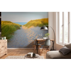 Komar Fototapete Sandy Path: Sandweg zum Meer, Dünenlandschaft mit Strandhafer im Wohnraum.