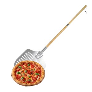 Verstellbarer Pizzaschieber aus Aluminium mit Eichenholzgriff und Pizza.