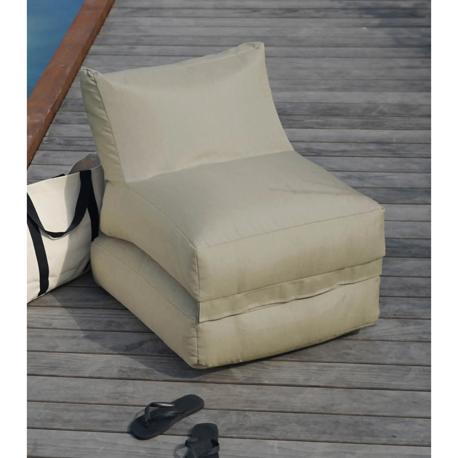 mokebo Summerdream Sitzsack/Gartenliege in Sand, flexibel als Sessel oder Liege nutzbar.