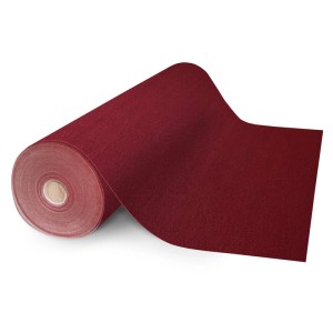 Aufgerollter, dunkelroter KARAT Messeteppich Malta für Büro und Wohnraum.