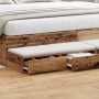 vidaXL Bettschubladen Altholz unter Bett, Holzwerkstoff, mit geöffneter Schublade und weißen Kissen. Praktischer Stauraum.