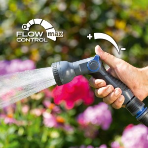 LUX Multifunktionsbrause mit 3 Strahlvarianten in Aktion, Wasserdurchfluss regulierbar.