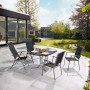 Gartenmöbel-Set: Klappsessel Vigo mit Tisch auf Terrasse. Schwarze Textilen-Bespannung, verstellbare Rückenlehne.
