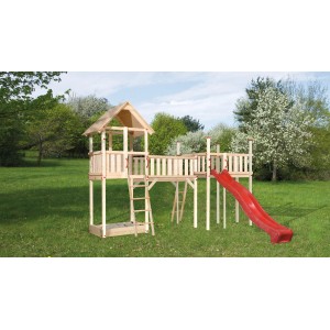 Weka Spielelandschaft Tabaluga mit Spielturm, Rutsche und Brücke im Garten.