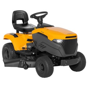 Gelber Stiga Rasentraktor Tornado 5108 mit Seitenauswurf. Wendiger Rasenmähertraktor für große Gärten.