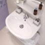 Cersanit Waschbecken PA60, weiß, 60 cm breit, mit Armatur und Ablageflächen.