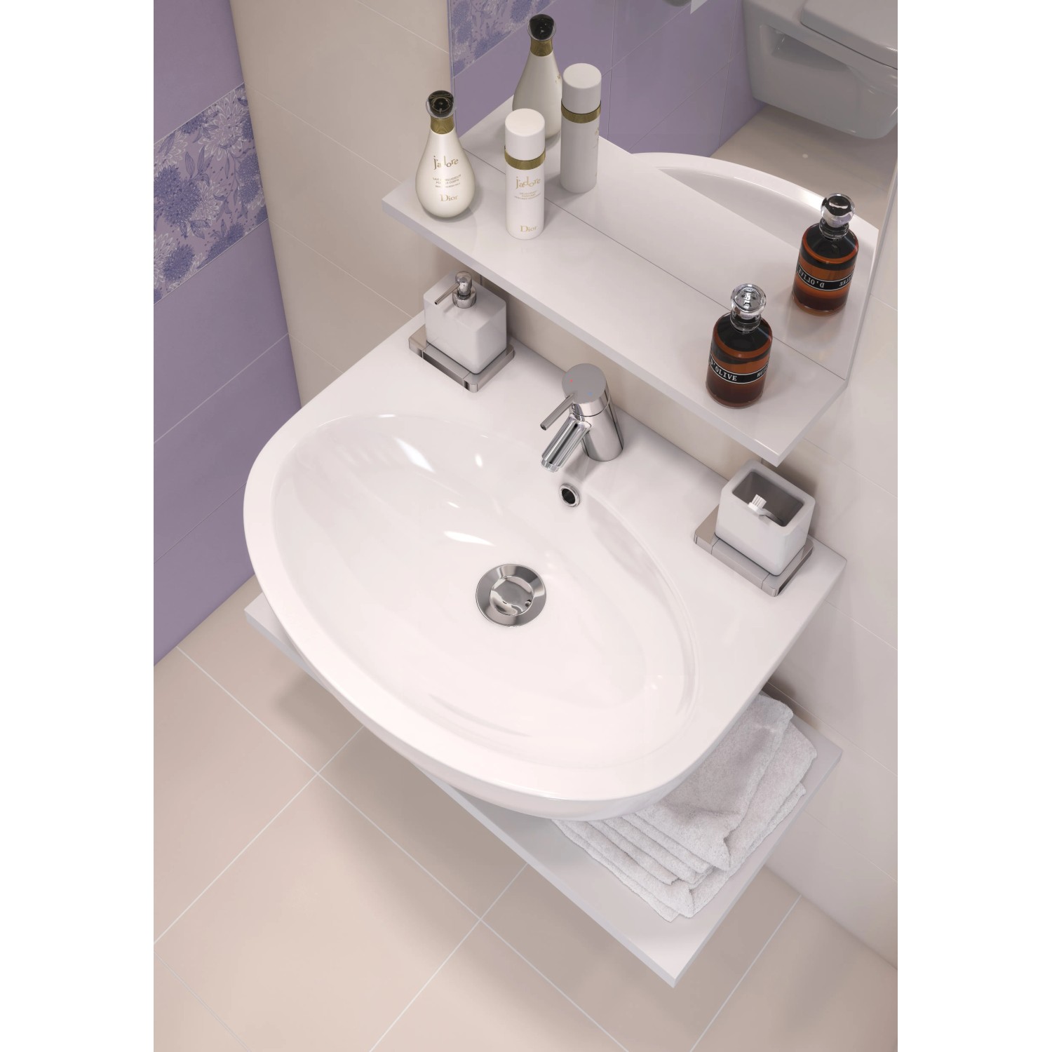 Cersanit Waschbecken PA60, weiß, 60 cm breit, mit Armatur und Ablageflächen.