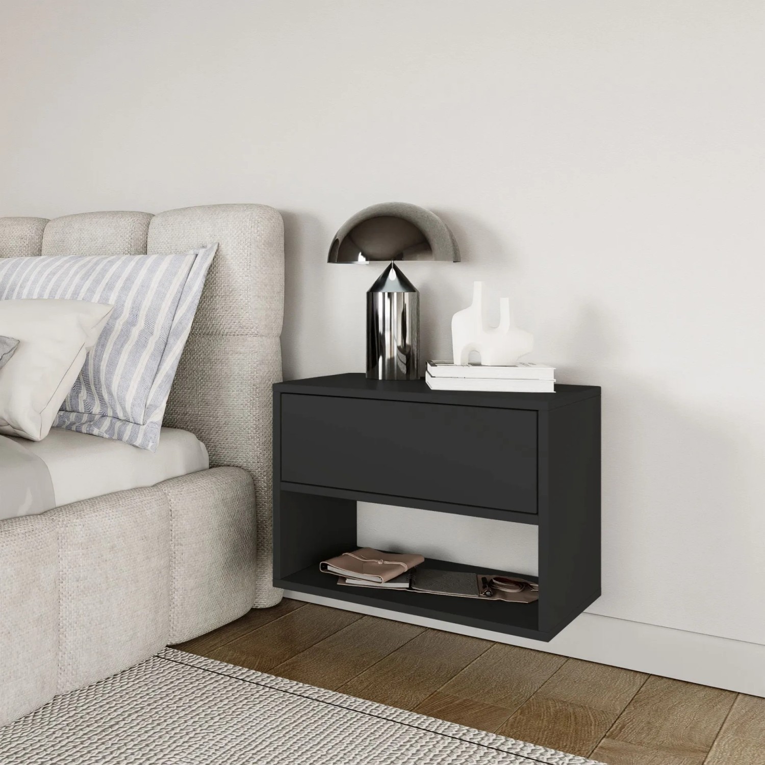 Schwarzer Selsey Framme Nachttisch, wandhängend, mit Schublade und offenem Fach im Schlafzimmer. Modernes Design, 50 cm.