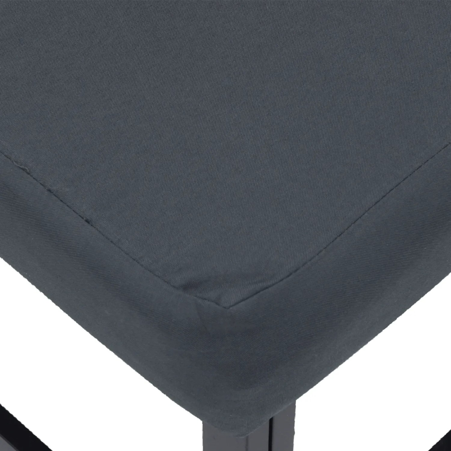 Detailaufnahme: Anthrazitfarbenes Kissen des vidaXL Garten-Sofa-Sets auf schwarzem Aluminiumrahmen.