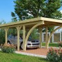 Karibu Einzelcarport Classic aus Holz, kesseldruckimprägniert, mit Auto im Garten.
