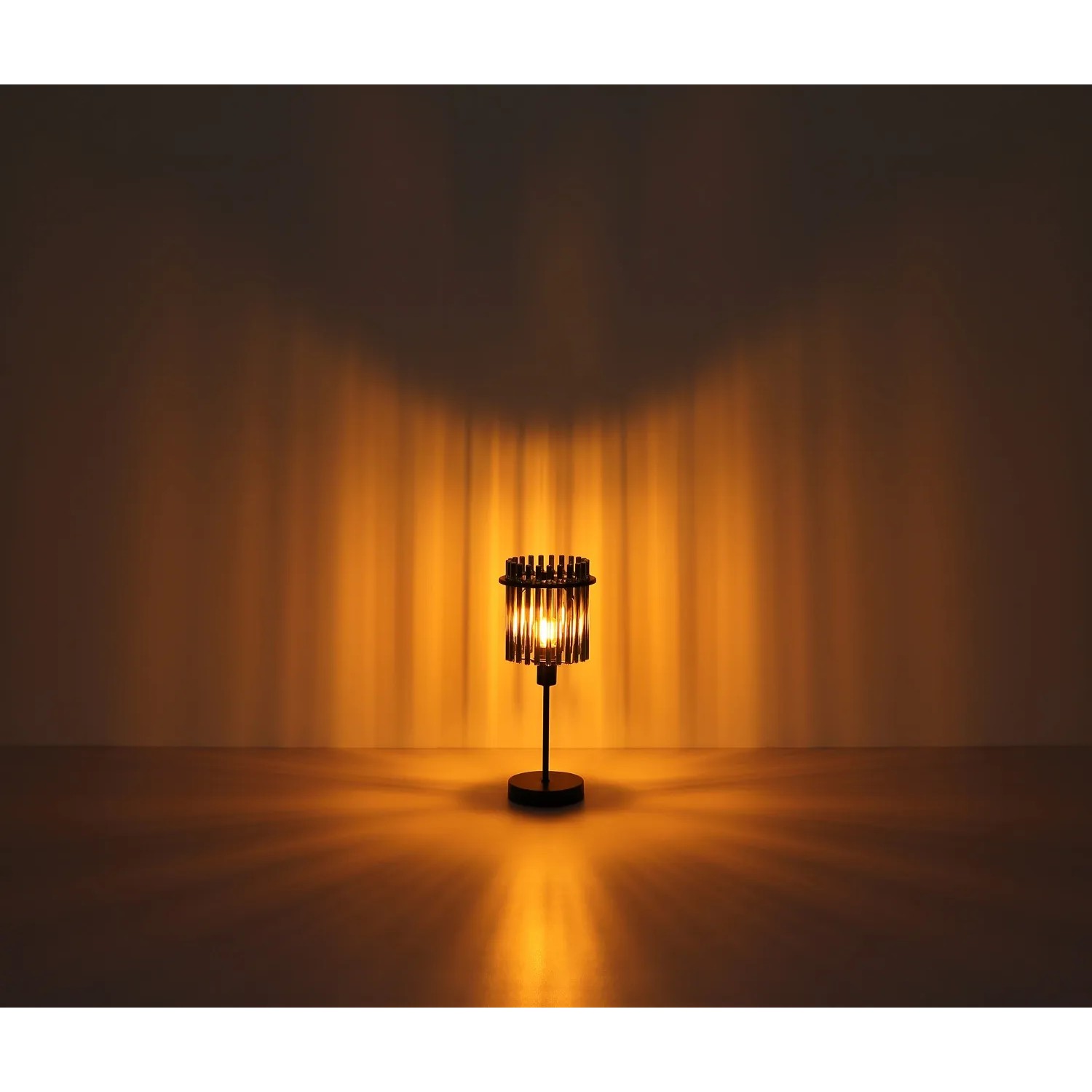 Globo Tischleuchte Gorley, schwarz/rauchfarben, Ø 15 cm. Design-Tischlampe mit elegantem Licht.