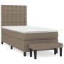 Boxspringbett Taupe 100x200 cm mit Matratze und Bank. Stoffbezogenes Bett mit gestepptem Kopfteil.