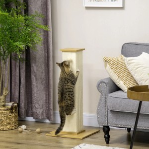 Katze kratzt am PawHut Kratzbaum, 80 cm, mit Sisal-Säule und Spielball.