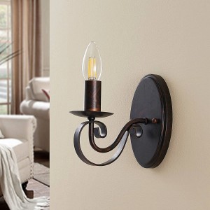 Rustikale, braune Lucande Wandleuchte Caleb im Landhausstil aus Metall für Innen.