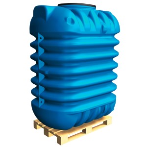 Blauer 4rain Erdtank Modularis 10.000 l Haus-Premium Paket auf Palette.