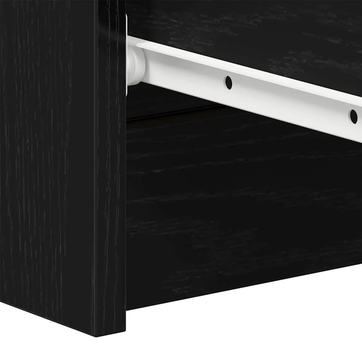 Detailaufnahme: Schwarzes Sideboard in Eichen-Optik mit Schubladenschiene.