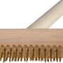 Unkrautbürste aus Holz mit Messingborsten und Stiel, Teil eines 2-fach Sets für die Bodenbearbeitung.