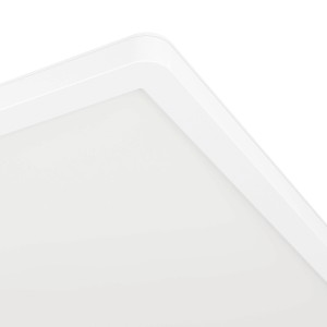 Weiße Eglo LED-Feuchtraumleuchte Emergency, 150 cm, mit Notlicht. Robustes Design für innen und außen.