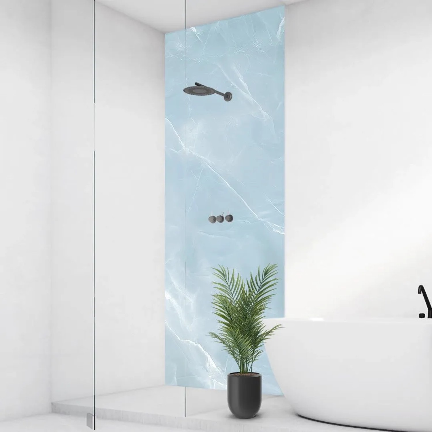 Walllux Duschrückwand Marmoris Aqua, hellblau mit weißer Marmorierung, in moderner Dusche.