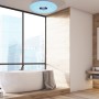 Weiße LED-Deckenleuchte Nashville von Näve mit Bluetooth Lautsprecher im Badezimmer.