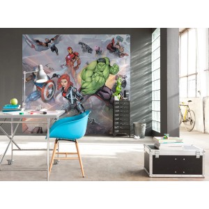Komar Vliesfototapete Avengers Street Revenge mit Superhelden im Kinderzimmer.
