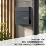 Moderner, anthrazitfarbener KARAT Briefkasten Armand mit Zeitungsfach an Hauswand.