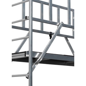 Detailaufnahme des Krause GuardMatic-System ProTec Gerüsts mit Handlauf und Diagonalen.