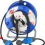 Brennenstuhl Camping-Kabeltrommel mit 25m H07RN-F Kabel, CEE Stecker und Kupplung, auf blau-weißer Trommel.