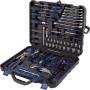Offener LUX Werkzeugkoffer mit 108 Teilen, inklusive Hammer, Zangen, Schraubenschlüssel und vielem mehr.