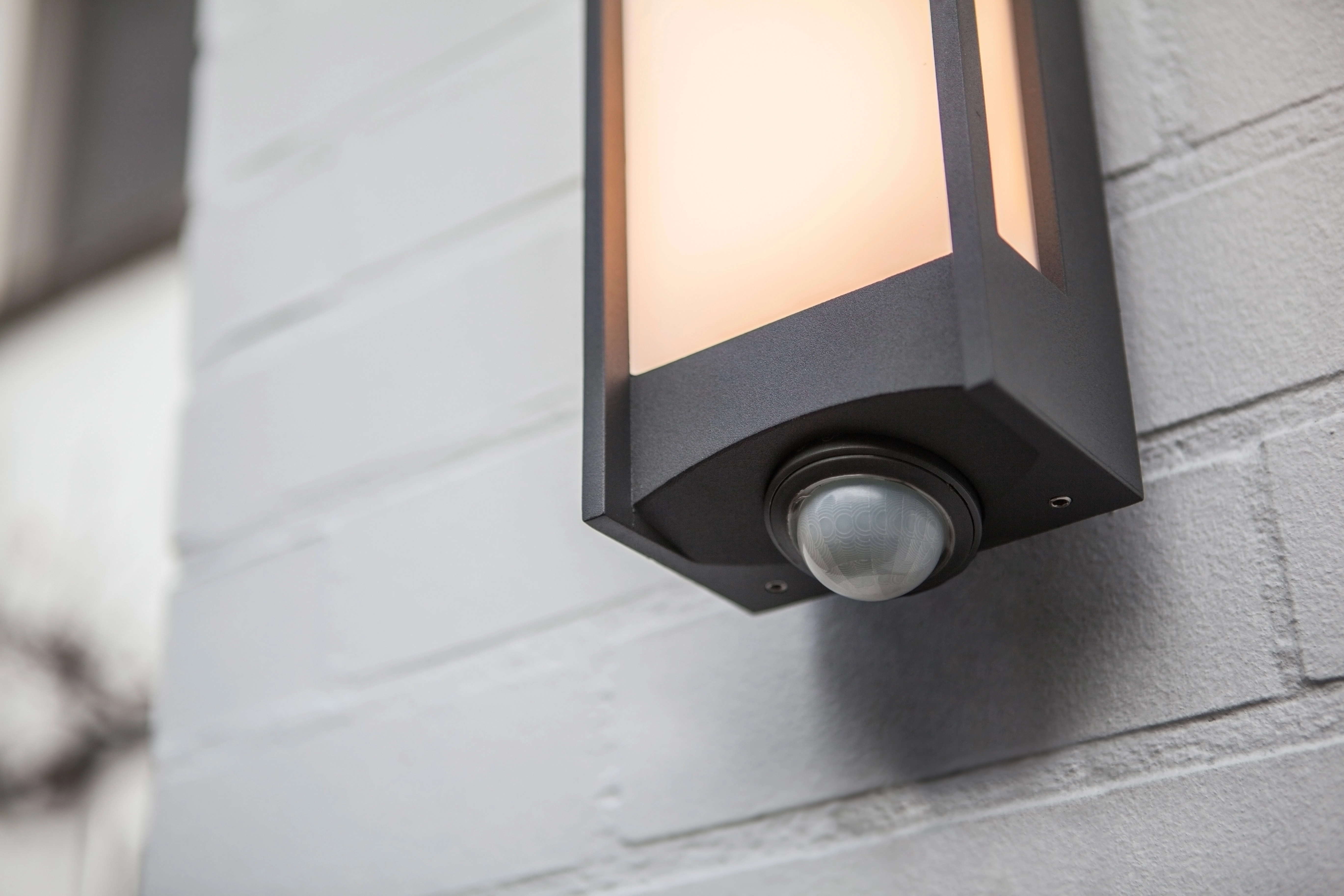 Lutec LED-Außenwandleuchte mit Bewegungsmelder Qubo kaufen bei OBI | Wandleuchten