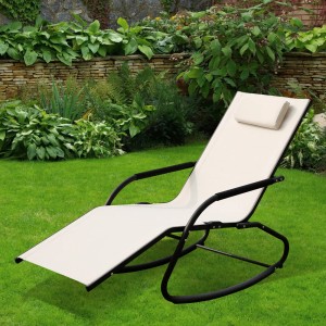 Beige Svita Fjon Schaukelliege aus Aluminium mit Kissen für Garten oder Balkon.