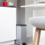 Curver Deco Slim Mülleimer, 40 l, mit Pedal, Silber metallic. Ideal für Küche oder Bad.